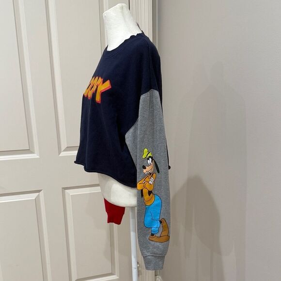 Goofy Disney Parks  Sweatshirt Size Small - Picture 2 of 3